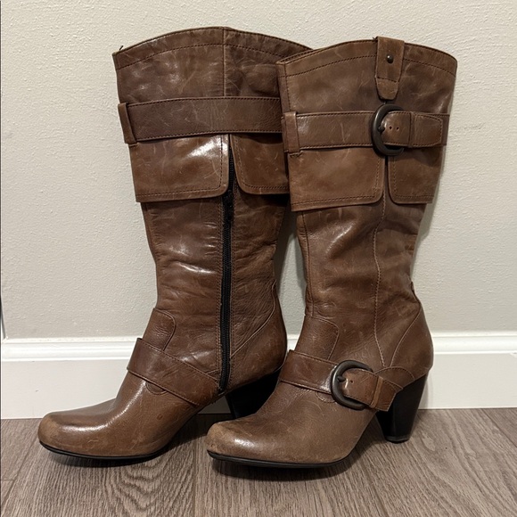 Brown Leather Women's Boots - Picture 1 of 5